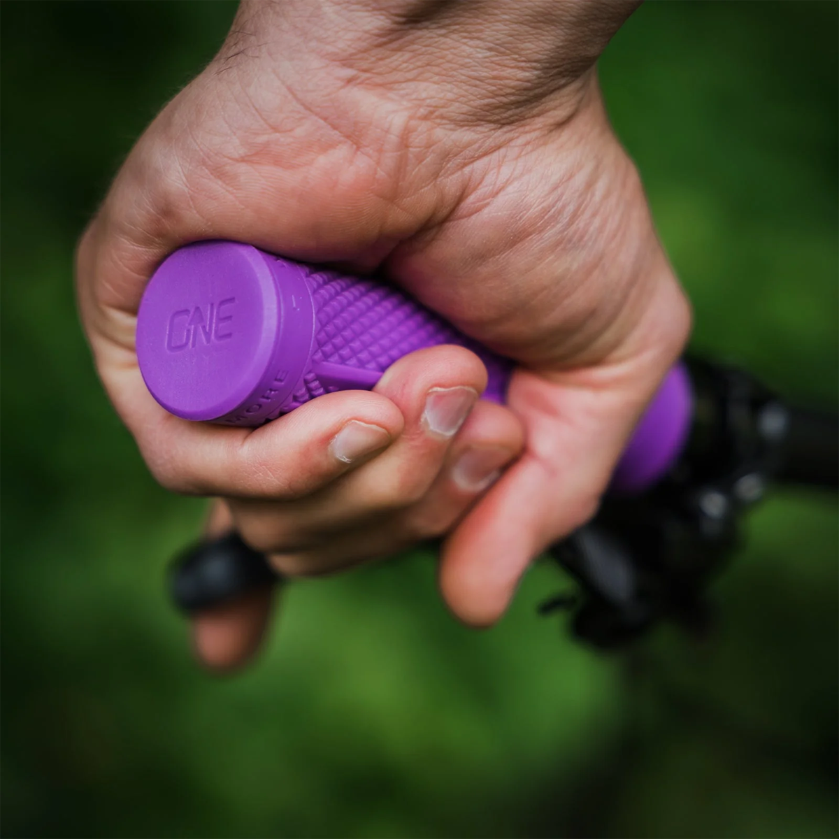 Lock-On Grips
