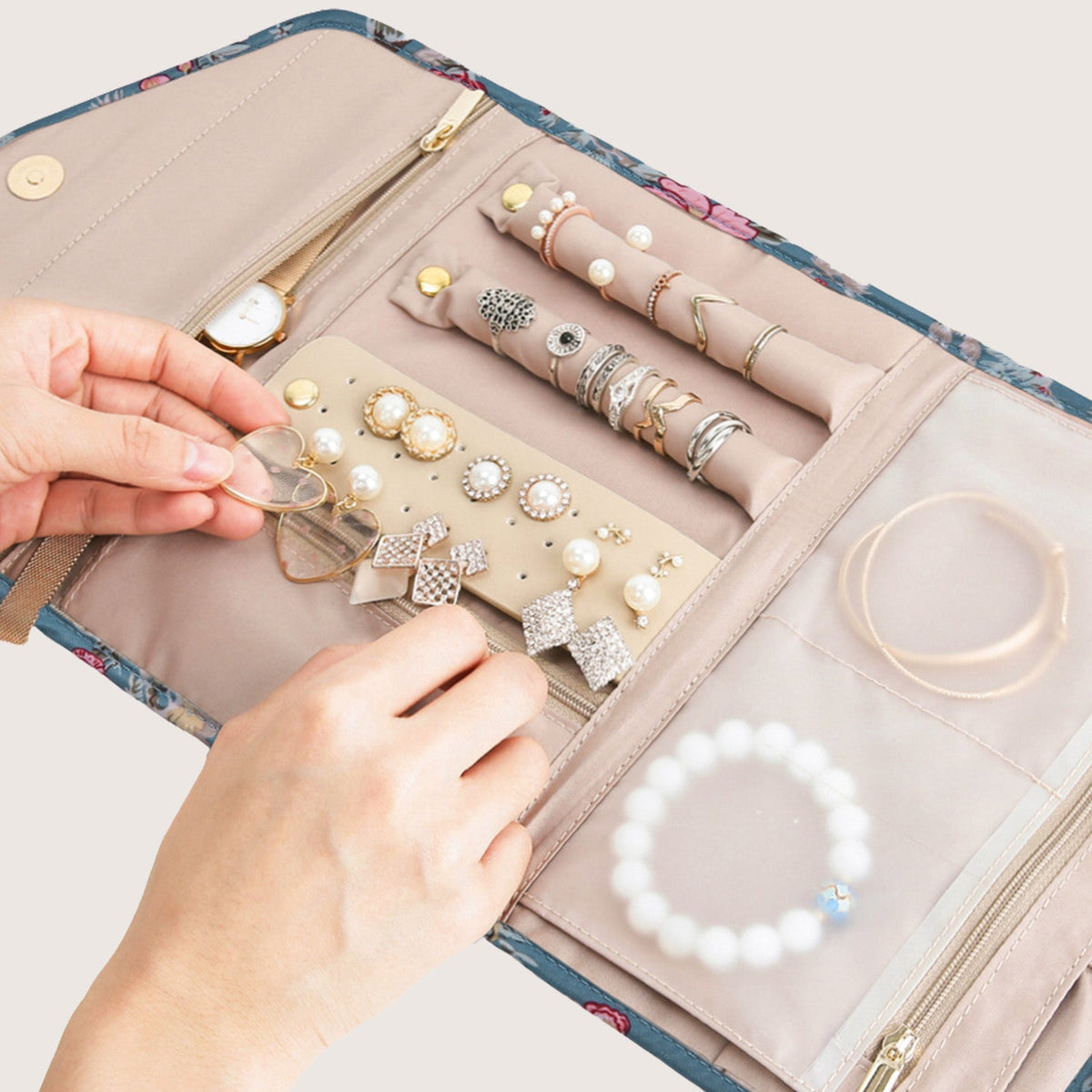 (FREE GIFT)Peri Folding Jewelry Organizer