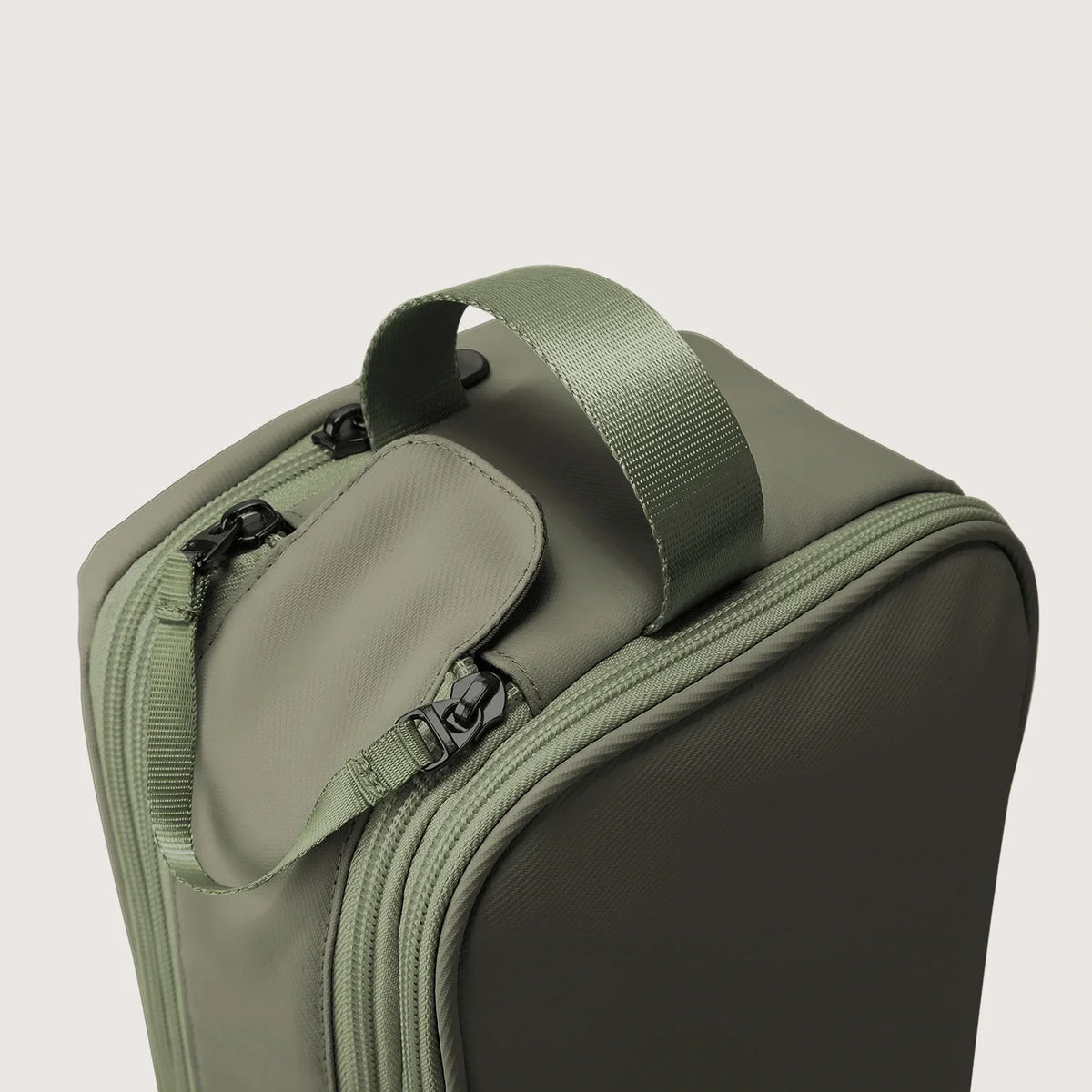 (FREE GIFT) On-road Toiletry Bag