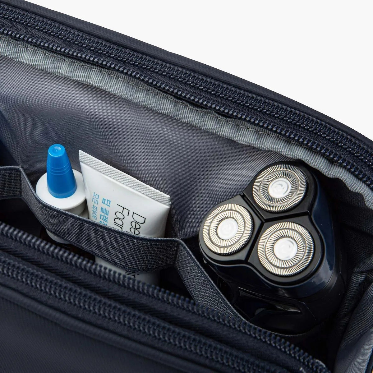 (FREE GIFT) On-road Toiletry Bag