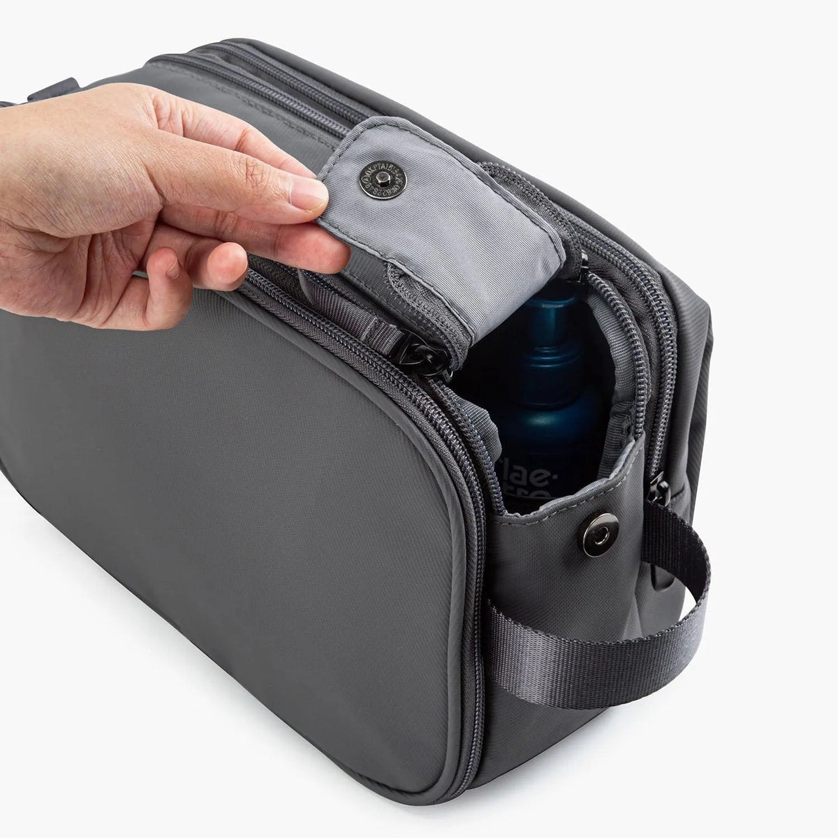 (FREE GIFT) On-road Toiletry Bag