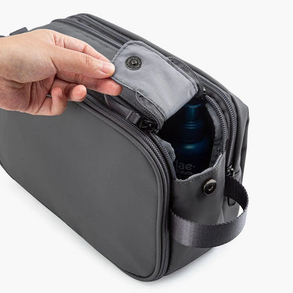 (FREE GIFT) On-road Toiletry Bag